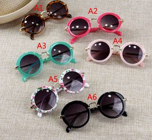 2018 Sunglasses for Kids Round Vintage Sun Glasses Boys Girls Designer Adumbral Fashion Children Summer Beach Sunblock Accessories Z11