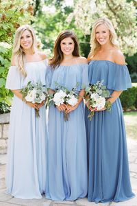 Abiti da damigella d'onore in chiffon Boho blu con Boho Off The Shoulder Bohemian A Line Abito lungo da damigella d'onore per occasioni speciali