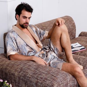 2018 Mäns Silk Nightgown Robe Sommar Kortärmad Kimono Pyjamas Badrock Mens Print Plus Storlek 5XL Satin Hemkläder Man