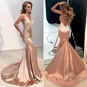 Sexig V Neck Lace Prom Klänning 2022 Mermaid Spaghetti Straps Långkväll Party Gowns Appliques Monterade Backless Bridesmiad Wears