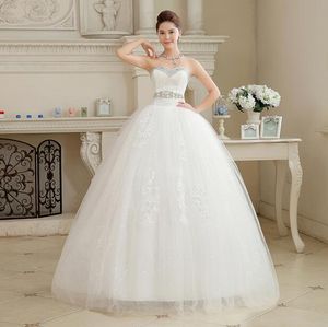 Disponibile Abito da sposa economico con scollo a cuore e abito da sposa a vita alta con applicazioni in pizzo di cristallo e tulle lungo fino al pavimento con sottoveste LD106