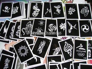 Pochoir de tatouage mixte en gros 100pcs / lot pour la peinture de tatouage au henné