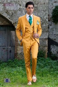 New Fashion Yellow Groom Tuxedos Handsome Man Wedding Suit Peak Lapel Two Button Men Business Dinner Prom Blazer(Jacket+Pants+Tie+Vest) 940