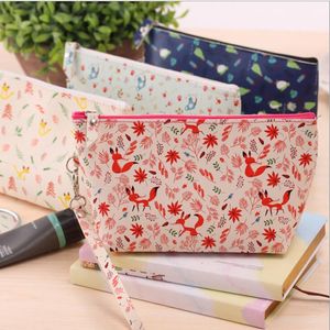 Senhora portátil bolsa de maquiagem macia sacos de cosméticos de couro Pu Organizador bolsa floral de impressão organizador bolsa de lavagem dos desenhos animados à prova d 'água