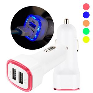 Caricabatteria da auto doppio Porte USB Adattatore luce a led Caricabatterie universale 5V 2.1A per telefono cellulare ip Samsung S7 HTC LG