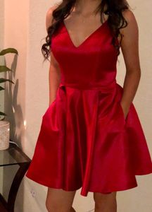 2018 Short Length Spaghetti Straps V-Neck A-Line Homecoming Dress Women Wear with Pockets Cocktail Party Dress