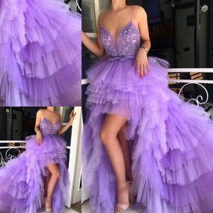 Ljus Lila Hög Låg Prom Klänningar Sexig Spaghetti Tiered Tulle Aftonklänningar Skräddarsydda Lager Sweep Train Cocktail Party Dress