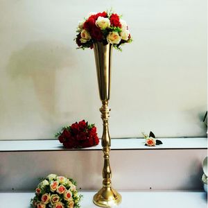 結婚式の使用背の高い腕の銀と金の茶淡い床の金属製の燭台キャンドルホルダー