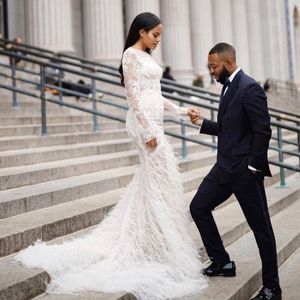 Romantic White Feather Mermaid Wedding Dress Luxury Dubai Long Sleeve Lace Appliqued Bridal Gown 2018 Stunning Sexy Long Wedding Gowns