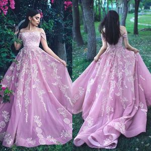 Pink Off Shoulder Prom Dressesl Lace Appliced ​​A Line Pärlade aftonklänningar Sop Train Formal Pageant Dress