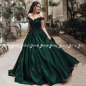 2018 Emerald Off Ramię Dress Suknia Balowa Suknia Aplikacje Dubai Vestido De Festa Winter Prom Party Nosić Suknia Ball Lace Up Halkat