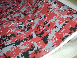 Ny digital röd liten tryck Camo Vinyl för bilfolie med luftbubbla gratis tryckt / målad kamouflagbil inpackning klistermärken 1.52x30m