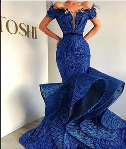 2019 Royal Blue Suknie Wieczorowe Off Ramię Koronki Pióro Wielowarstwowe Spódnice Syrenka Prom Sukienka Sweep Pociąg Glitter Gorgeous Formalne Suknie Party