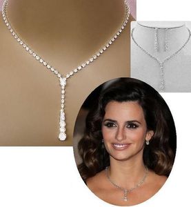 2019 Bling Kristall Brautschmuck Set versilberte Halskette Diamant Ohrringe Hochzeit Juwelier Sets für Braut Brautjungfern Frauen Accessoires