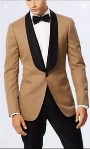 Bello scialle risvolto beige Groomsmen indossare smoking da sposo con un bottone Abiti da uomo Matrimonio Prom Dinner Man Blazer (giacca + pantaloni + cravatta)