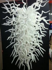 Günstiger Preis Großer Sale-Stil Kronleuchter Kunstdesign Weiße mundgeblasene lange Kronleuchter-Leuchte aus Muranoglas