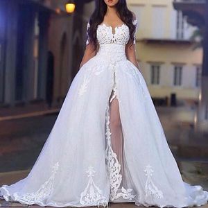 Elegant av axelbröllopsklänning med Overkirt Long Sleeve Lace Bridal Ball Gowns Avtagbar tåg