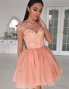 Fashionable Coral Illusion Långärmad Prom Klänningar Sexig Tulle Beaded Applique Homecoming Party Sweet 16 Short Evening Gowns Vestidos 2018