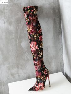 2018新しい女性のハイヒールのファッションブーツフラワーブーツ薄いヒールの女性のブーティオーバー膝の上のトウブーツパーティーシューズ
