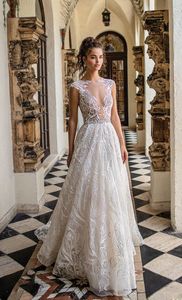 Berta neuestes Hochzeitskleid sexy Illusion Spitze Perlen Design bedeckter Knopf Rückenless Sweep Zug Brautkleider benutzerdefinierte Roben de Marie