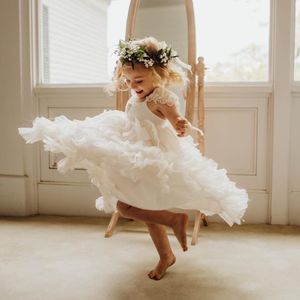 Güzel bir çizgi katmanlı çiçek kızlar düğünler için boncuklu tül toddler pageant önlükleri zemin uzunluğu çocuklar balo elbisesi 326 326