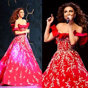 Myriam Fares Kırmızı Gelinlik Modelleri Seksi Kapalı Omuz Abiye giyim A Hattı Beyaz Aplikler Line Parti Elbise Arapça Kadınlar Örgün Giymek