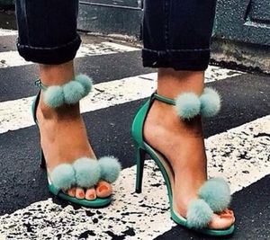 Sexy 2018 Turchese Fur Decor Sandali Open Toe Ladies Pom Pom Gladiatore Sandalo in pelliccia Sexy Tacchi alti Cinturino alla caviglia Scarpe da donna