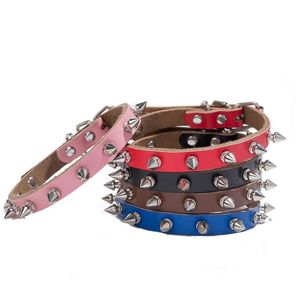 Collare per rivetti per cani da compagnia Collare per rivetti di lusso in pelle PU Tinta unita Cani per animali appuntiti Prevenire il morso Collari Collana per animali di moda 4 taglie per cucciolo di cane di grossa taglia