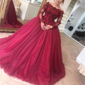 Gorgeous Bateau Neck Ball Gown Evening Dresses Long Sleeves Burgundy Appliques Beaded Formal Evening Party Gowns Prom Dress for Women
