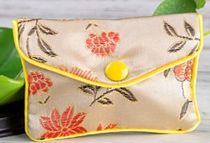 30pcs beige Floral Zipper Coin Purse Pouch fashion Gift Bags for Jewelry Silk Bag Pouch Chinese Credit Card Holder