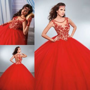 Impressionante Vermelho Beading Ball Vestido Quinceanera Vestidos Sheer Bateu Neckline Lantejoulas De Aves De Aves De Aves Keyhole Back Tule Doce 16 Vestido