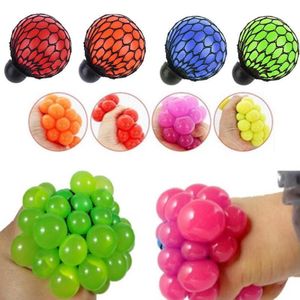 Giocattoli per bambini 6 cm Divertente Anti-Stress Squishy Mesh Ball Grape Squeeze Sensoriale Fruttato Giocattoli Novità In Sensoriale Bambini Gioca Vent Toys Gags Gift
