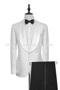 Custom Made Groomsmen Beyaz Desen Damat Smokin Şal Saten Yaka Erkekler Suits Yan Vent Düğün / Balo İyi Adam (Ceket + Pantolon + Kravat) K978