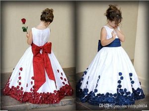 Blomma flicka klänningar med röd och vit båge knut rose taffeta boll gown juvel halsline lilla tjej parti page klänningar
