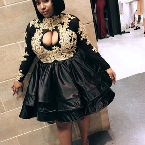 Sexy Chave Buraco Prom Vestidos de Moda Preto de Gola Alta Manga Comprida Apliques de Renda de Ouro Vestido de Cocktail 2017 Cetim Na Altura Do Joelho Vestido de Baile