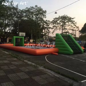 Giant inflável Campo de futebol infantil inflável com futebol com pitch de portão para criançasDults