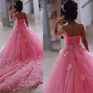 2020 Lovely Pink Little Flower Girls Dresses Lace 3D Hand Made Flowers Sleeveless Chapel Train Kids Formal Dress