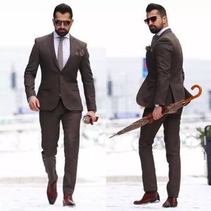 Mężczyźni garnitury Brązowy Blazer Slim Fit Fit Groom Business Garnitury Dostosowane Tuxedo Tanie Wedding Suit Custom Made 2 sztuki Terno Masculino (Kurtka + Spodnie)