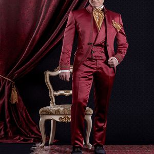 熱い販売新婦マンダリンラペルの新郎のタキシードワインの男性スーツ刺繍の結婚式/プロム/ディナーBest Man Blazer（ジャケット+パンツ+ベスト）K905