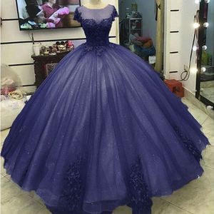 Sexig Navy Blue Quinceanera Prom Klänningar Sequined Tulle Korta Ärmar Sheer Neck Applique Lace Sweet 15 Dress For Girls Ball Gowns Cheap