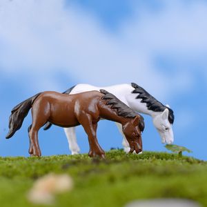 Miniaturowe Dekoracje ogrodowe Koń White Brown Sztuczne Mini Horse Żywicy Rzemiosło Bonsai Dekory 2 Kolory