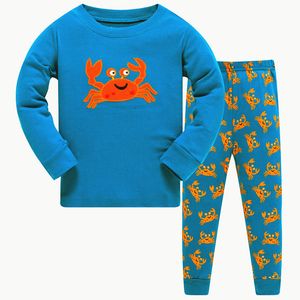 Barn pyjamas set 2018 höst vinter pojkar tjejer långärmad krabba print sleepwear baby barn bomull nightwear homewear