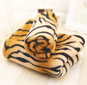 Winter Haustier Hunde Katzen wärmende Decke Hundehütte Bettwäsche Zubehör Tiger Streifen Regenbogen Flanell Hundebetten Matte Pad Welpe große Hundekissen