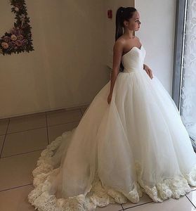 Cheap Ball Gown Wedding Gowns Long Sweetheart Plus size Designer Tulle Pleated Ruched Corset Back Modern Soft Tulle Wedding Bridal Dresses