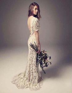 Vintage Bohemian Wedding Dresses Sheath Rygglös full spets boho brudklänningar med illusion korta ärmar svep tåg strand bröllop273h