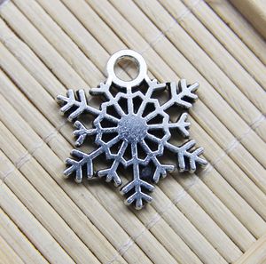 Partihandel 50st Xmas Snowflake Charms Pendant Retro Smycken Göra DIY Keychain Forntida silverhänge för armband Örhängen 27 * 24mm