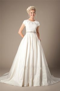 Vestido de Noiva 빈티지 Taffeta 겸손한 웨딩 드레스 캡 슬리브 보석 목 버튼 크리스탈 벨트 LDS 신부 가운 주머니