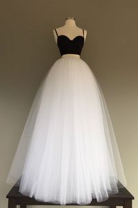 Czarno -białe dwa kawałki sukienki wieczorowe 2018 tanie z paskami spaghetti Tiul Ball Sukni