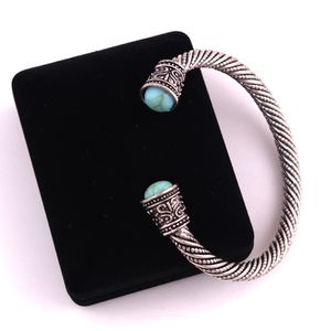 Bracelets De Manchette Turquoise Argentée achat en gros de VB300027 Perles anciennes argentées Viking Norse Mystical Turquoise à chaque extrémité Bracelet manchette ouvert