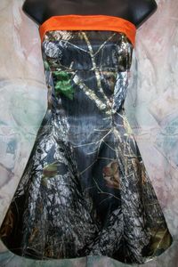 Einfache Camo-Vollsatin-A-Linie, kurze Mini-Brautjungfernkleider, maßgeschneidert, mit Schnürung am Rücken, schmal, zu Ehren der Maid, Camouflage-Land-Brautjungfernkleidung